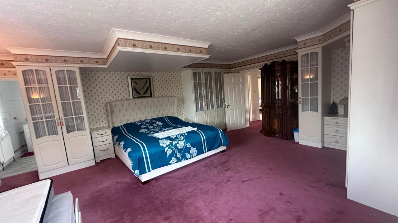 Villa Maylands - -where Memories Are Made. Stanford le Hope
