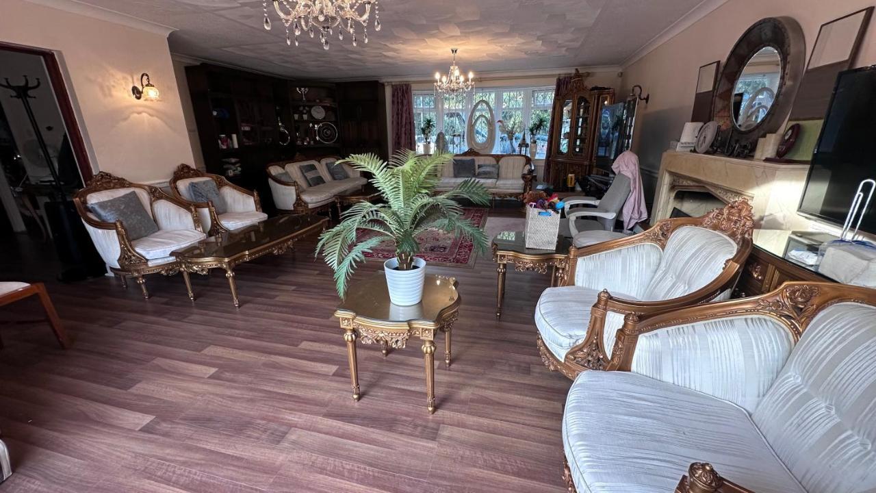 Maylands - -where Memories Are Made. Villa Stanford le Hope